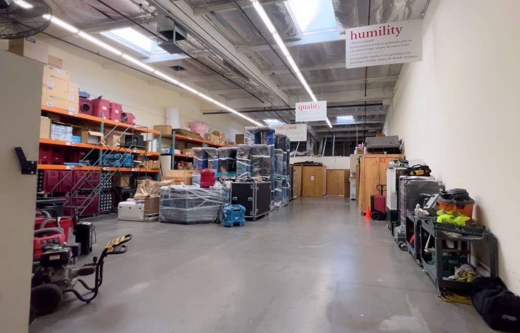 abou-compay-left-image